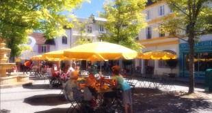 Auvergne Attractiepark Dierentuin Le Pal - heel warm terras