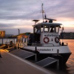 Dordrecht Waterbus bij zonsondergang sep-2013